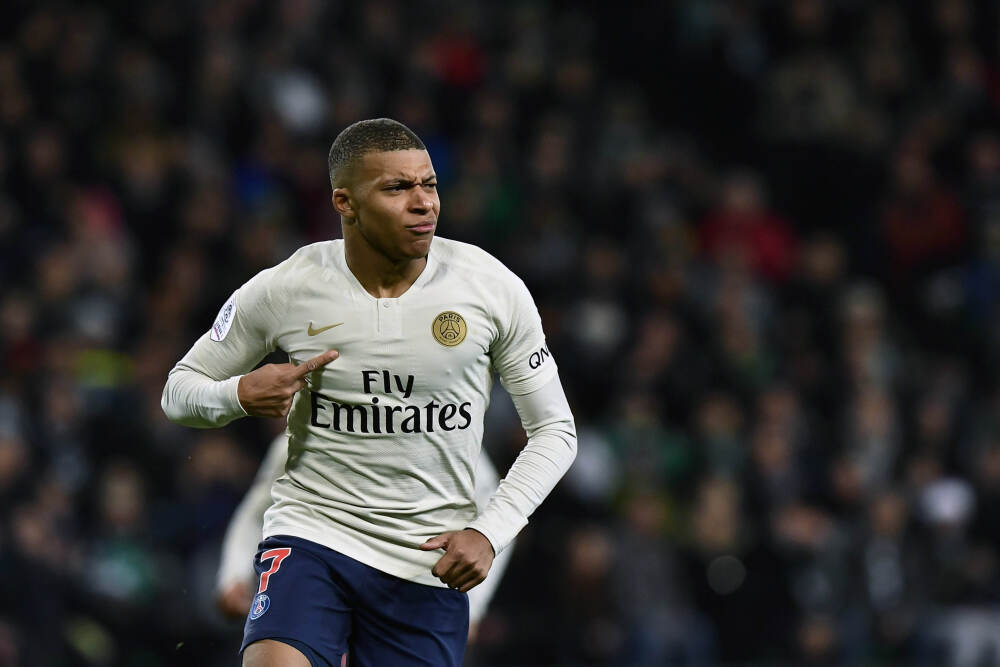 明年谁夺魁？金球赔率：姆巴佩哈兰德凯恩前三，梅西、C罗并列第7